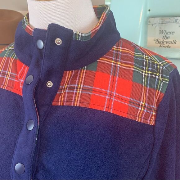 Crown & Ivy navy and red plaid fleece pullover Pxl - Picture 5 of 7